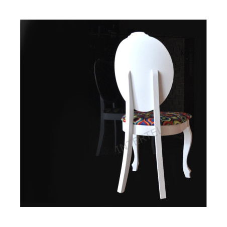 SONIA Białe krzesło z tkaniną w pasy